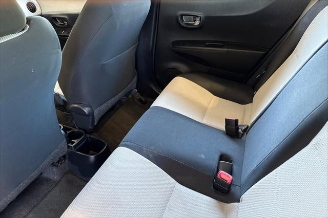 2012 Toyota Yaris LE