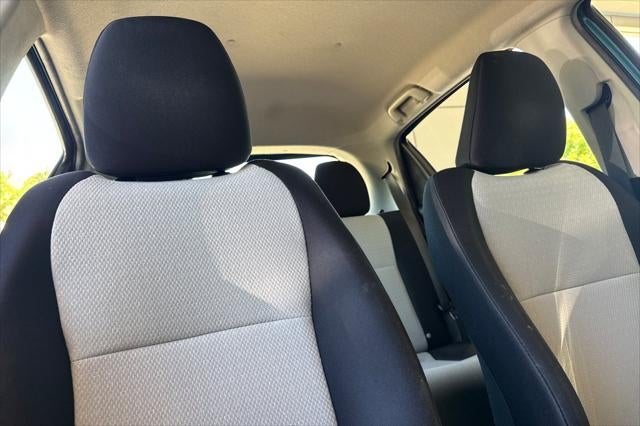 2012 Toyota Yaris LE