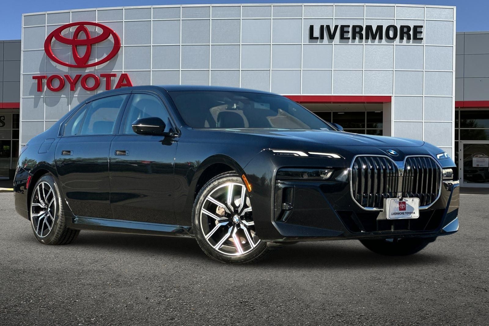 2025 BMW 7 Series 740i