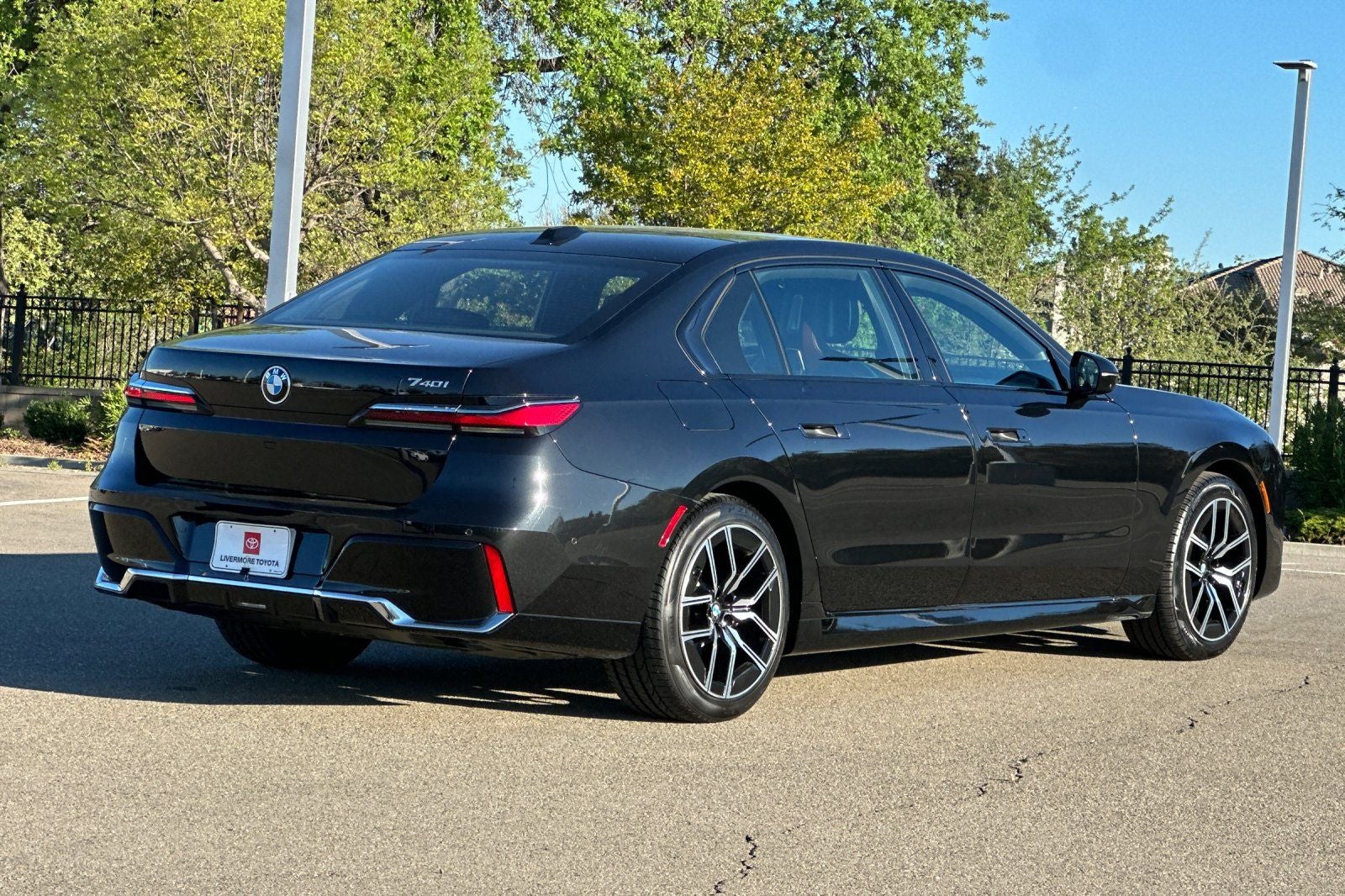 2025 BMW 7 Series 740i