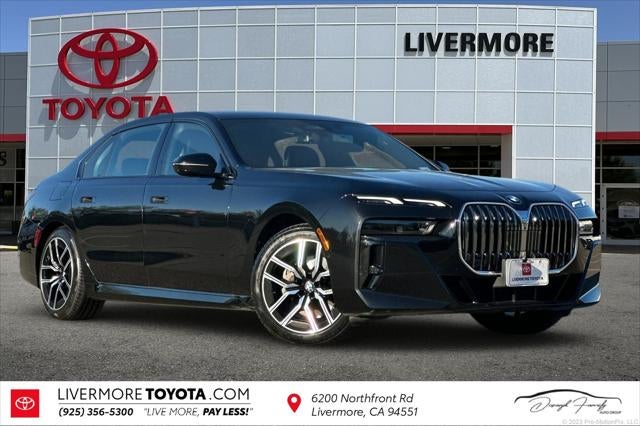 2025 BMW 7 Series 740i