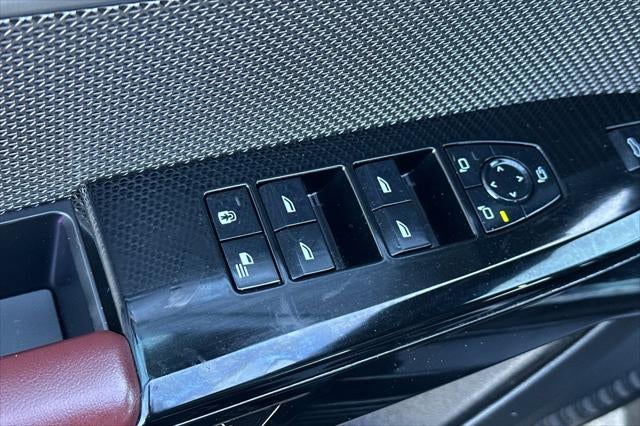 2025 BMW 7 Series 740i