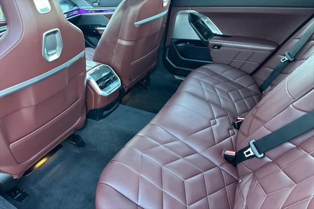 2025 BMW 7 Series 740i