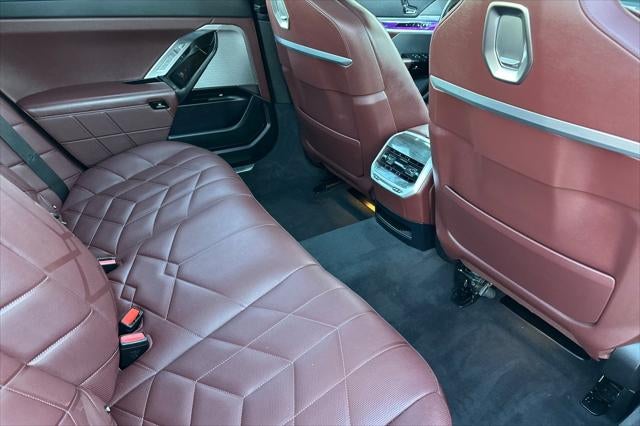 2025 BMW 7 Series 740i