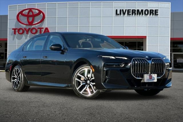 2025 BMW 7 Series 740i