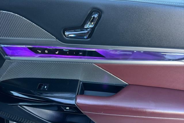 2025 BMW 7 Series 740i