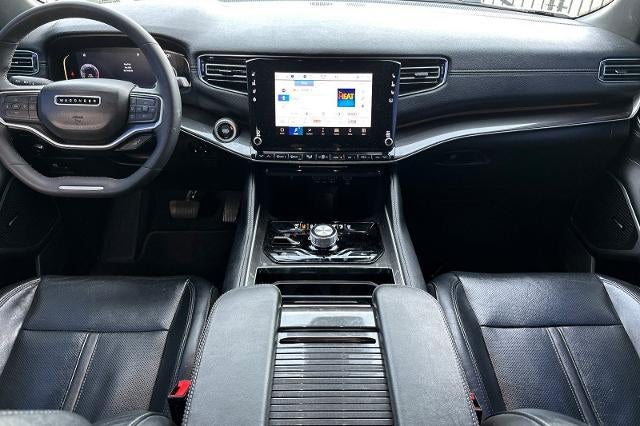 2023 Jeep Wagoneer Base