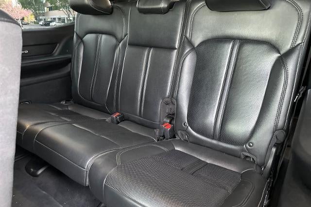 2023 Jeep Wagoneer Base