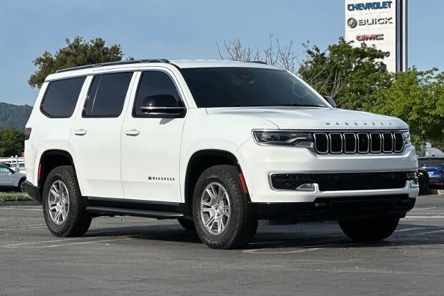 2023 Jeep Wagoneer Base