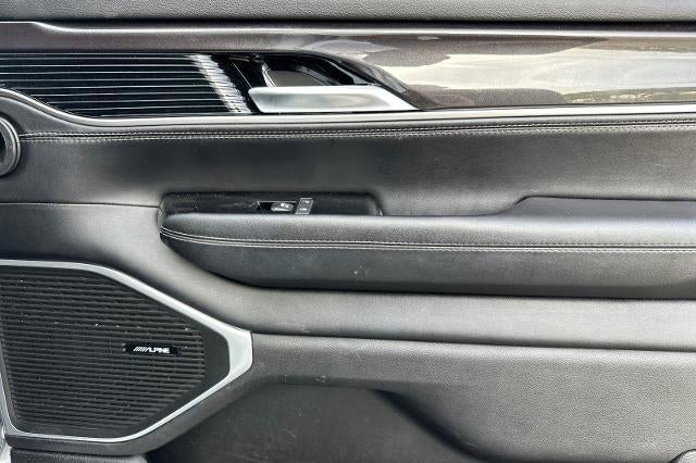 2023 Jeep Wagoneer Base