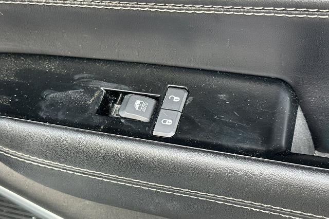 2023 Jeep Wagoneer Base