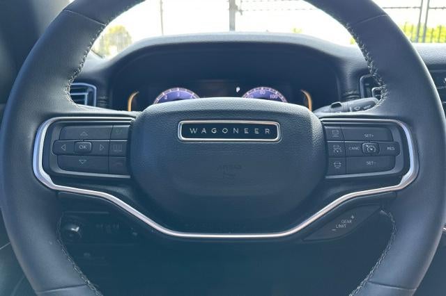 2023 Jeep Wagoneer Base