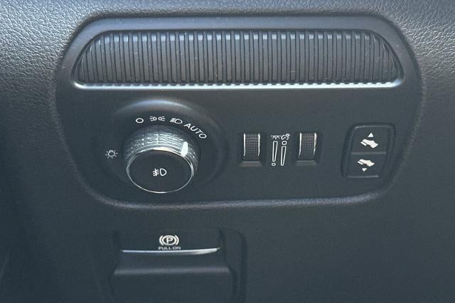 2023 Jeep Wagoneer Base