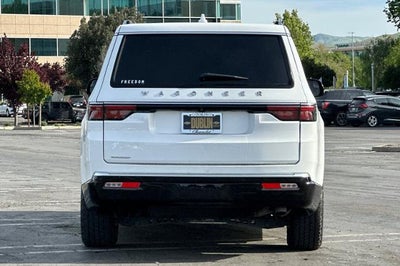 2023 Jeep Wagoneer Base