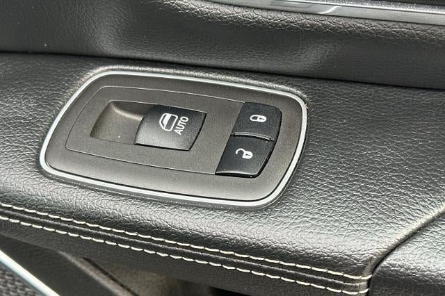 2021 RAM 1500 Laramie Crew Cab 4x4 5'7" Box