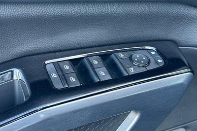 2022 Nissan Pathfinder SL 2WD