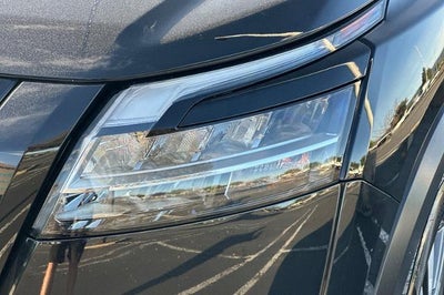 2022 Nissan Pathfinder SL 2WD