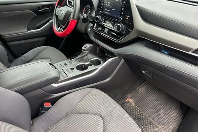 2021 Toyota Highlander LE