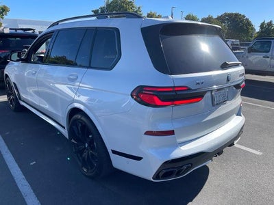 2025 BMW X7 M60i