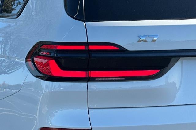2025 BMW X7 M60i