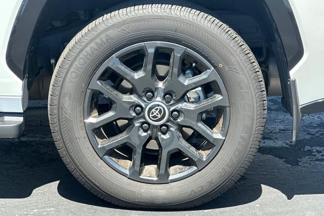 2024 Toyota Sequoia SR5