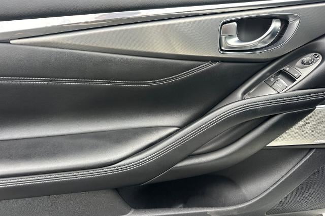 2022 INFINITI Q60 LUXE