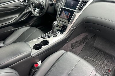 2022 INFINITI Q60 LUXE