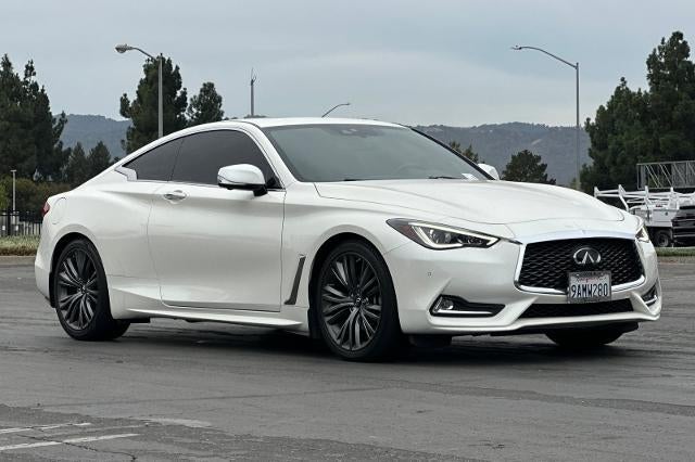 2022 INFINITI Q60 LUXE