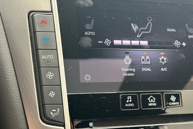 2022 INFINITI Q60 LUXE