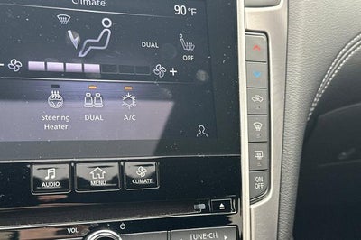 2022 INFINITI Q60 LUXE