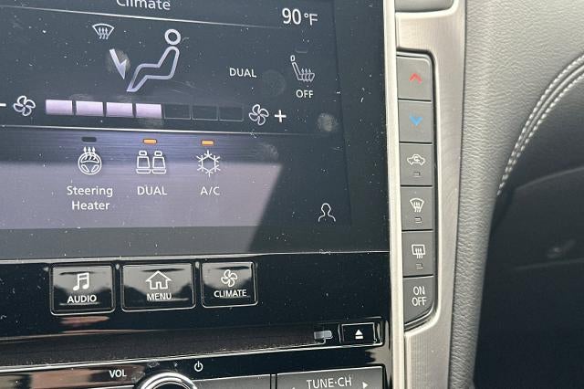 2022 INFINITI Q60 LUXE