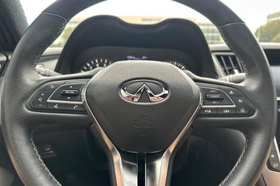 2022 INFINITI Q60 LUXE