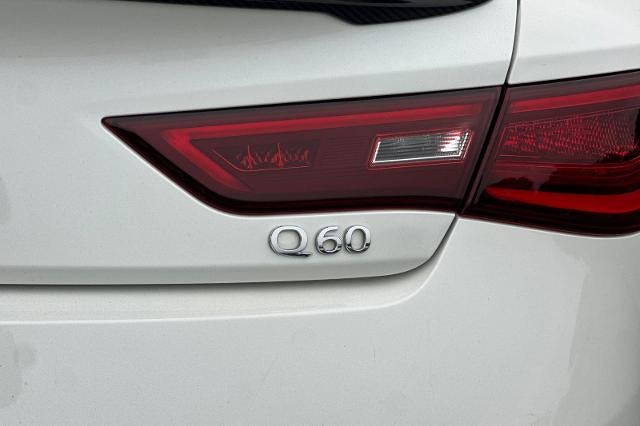 2022 INFINITI Q60 LUXE