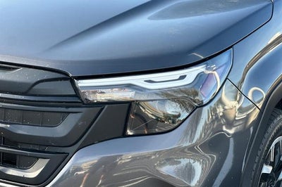 2025 Subaru Forester Base