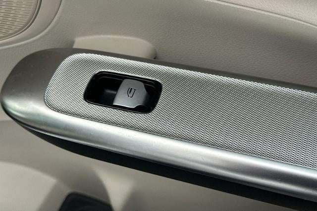 2025 Mercedes-Benz GLC 300 4MATIC® SUV