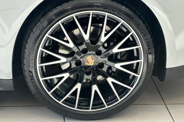 2025 Porsche Panamera Base