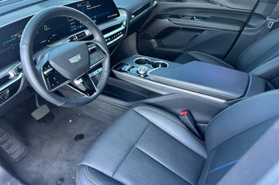 2025 Cadillac LYRIQ Luxury 1