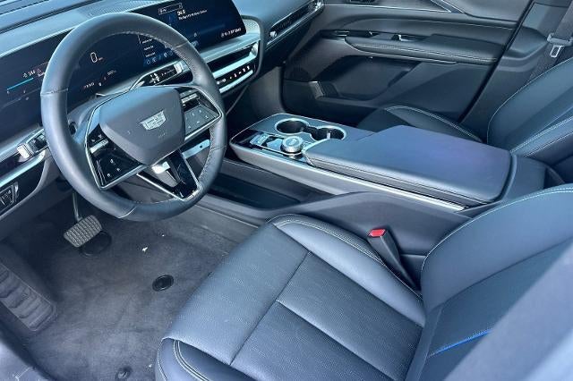 2025 Cadillac LYRIQ Luxury 1