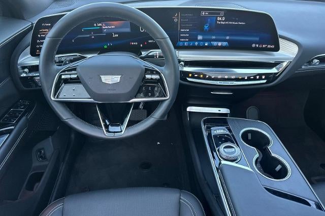 2025 Cadillac LYRIQ Luxury 1