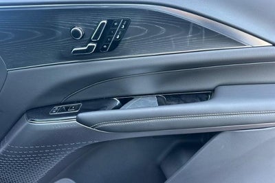 2025 Cadillac LYRIQ Luxury 1