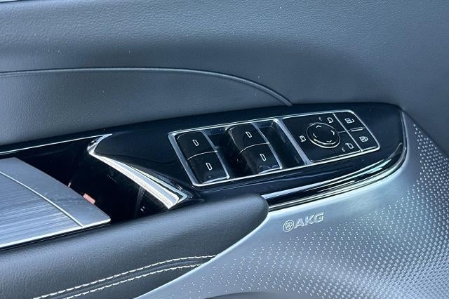 2024 Cadillac LYRIQ Sport 3