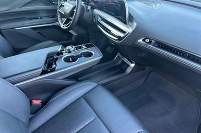 2024 Cadillac LYRIQ Sport 3