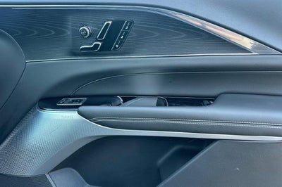 2024 Cadillac LYRIQ Sport 3