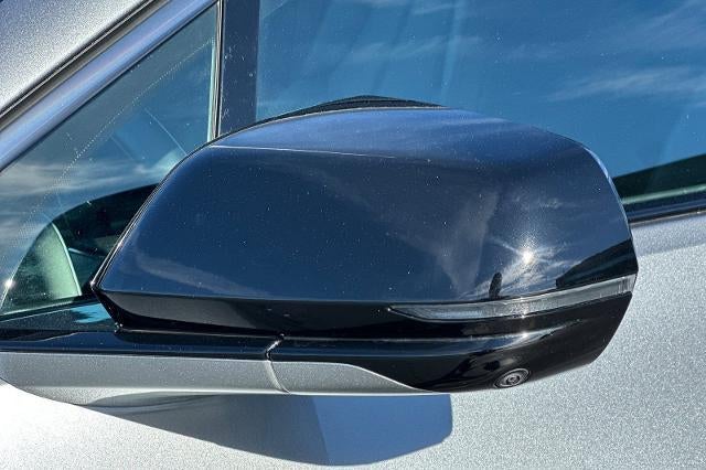 2024 Cadillac LYRIQ Sport 3