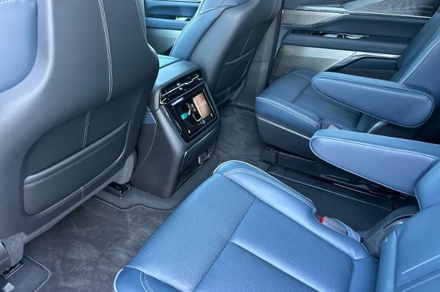 2025 Cadillac ESCALADE IQ Sport 2