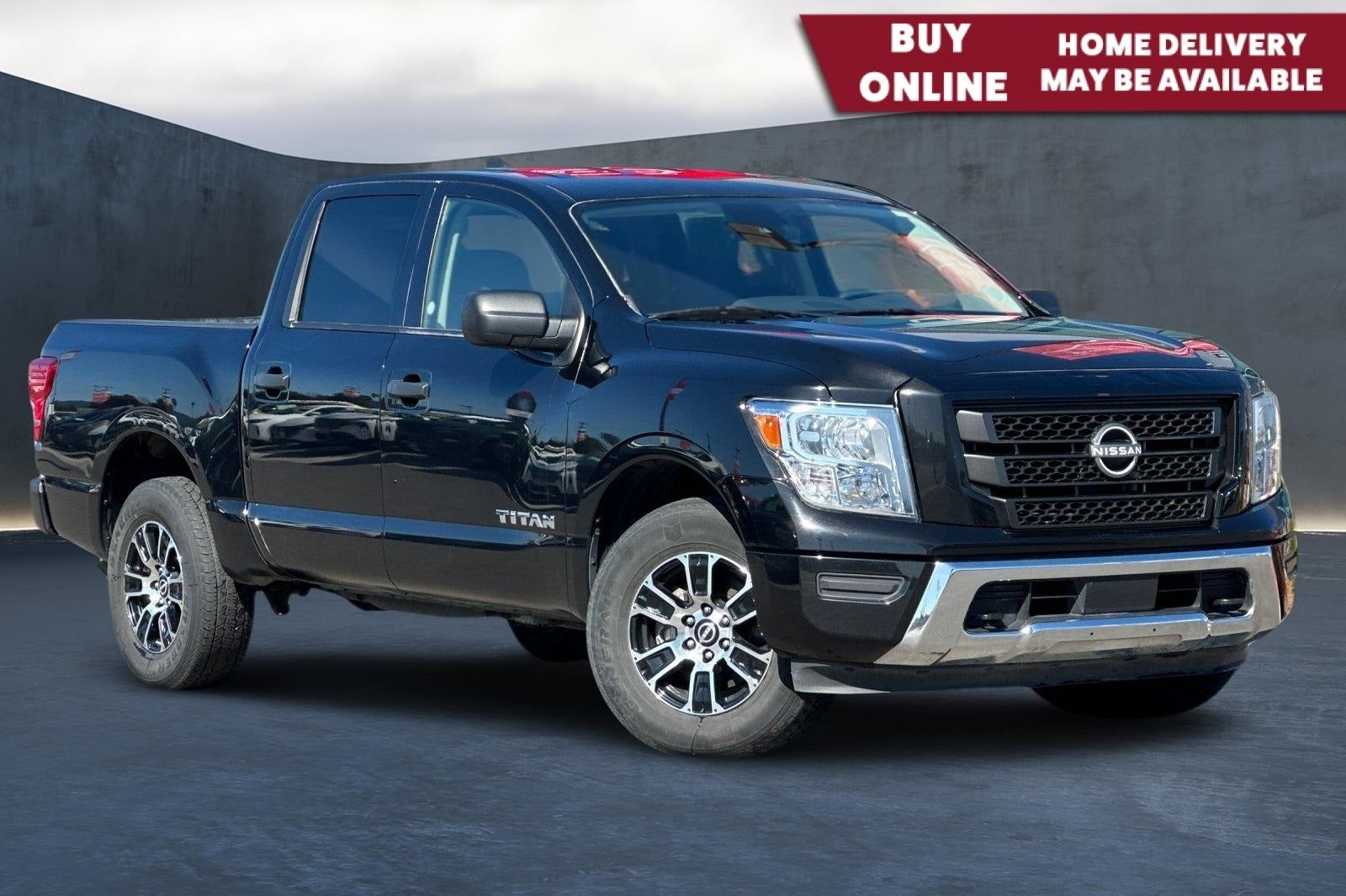 2023 Nissan Titan SV