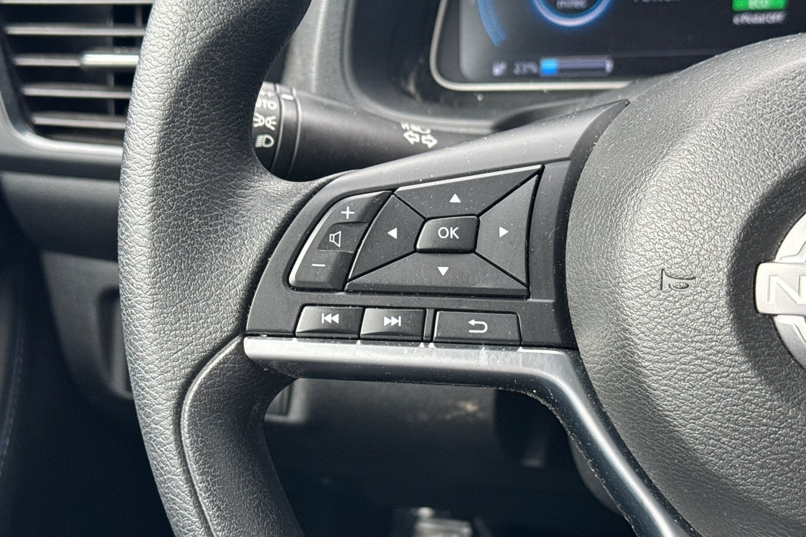 2025 Nissan Leaf S