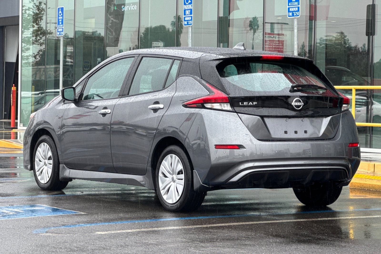 2025 Nissan Leaf S