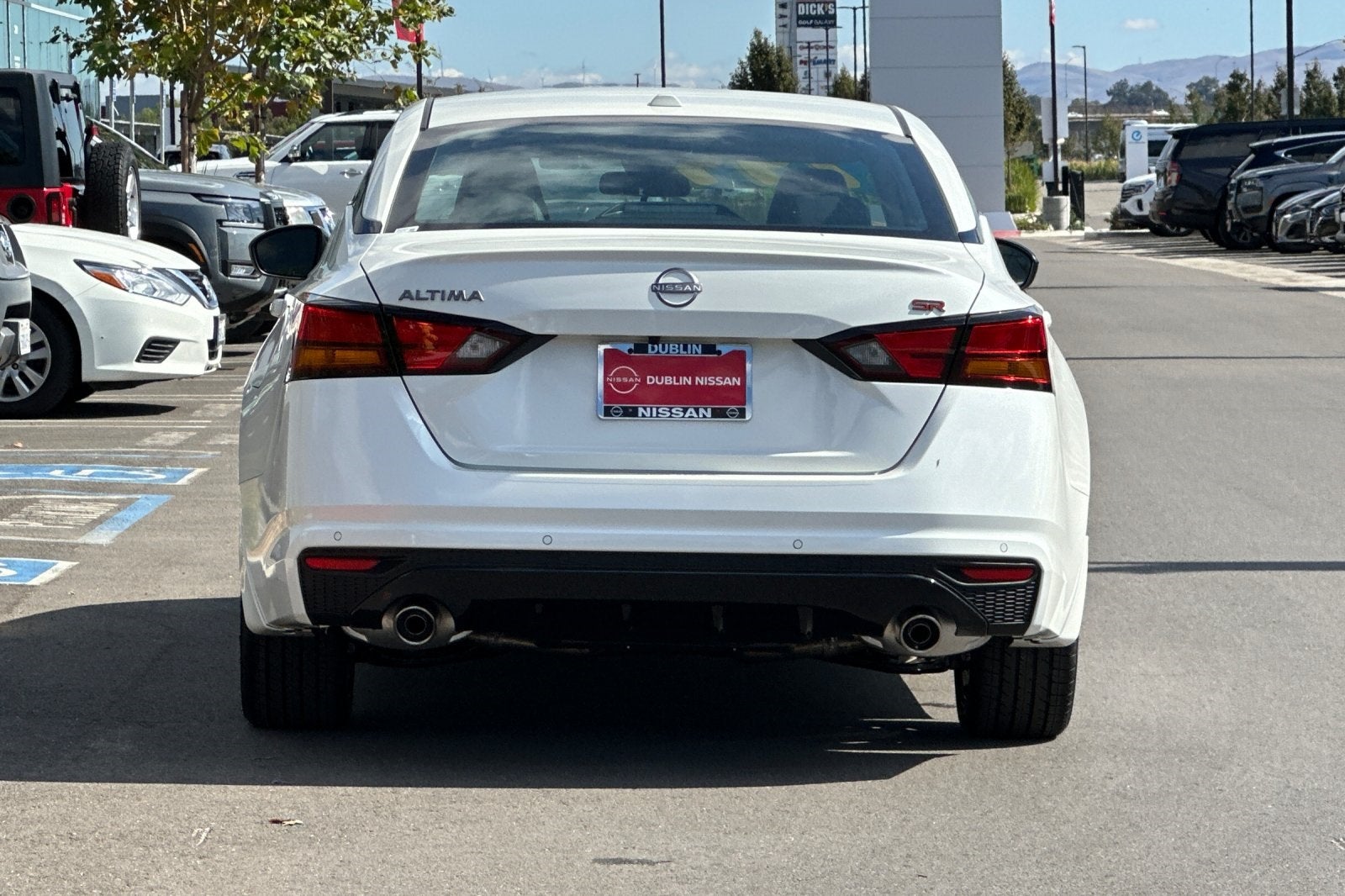 2025 Nissan Altima 2.5 SR