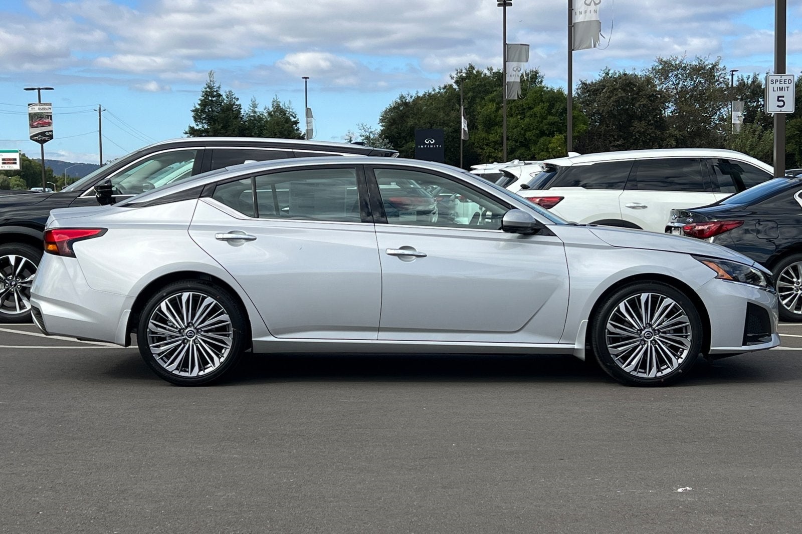 2025 Nissan Altima 2.5 SL